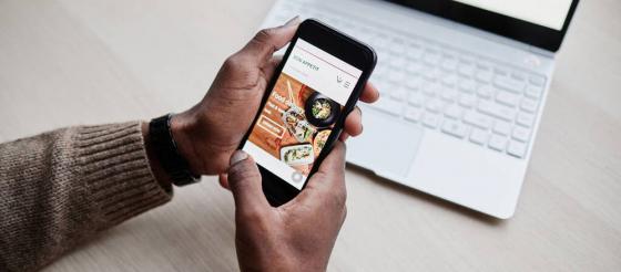 微信小程序一次性認(rèn)證轉(zhuǎn)變?yōu)槟陮徶贫? />
          <div   id=